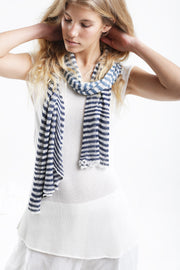 White Boat neck sleeveless knit top
