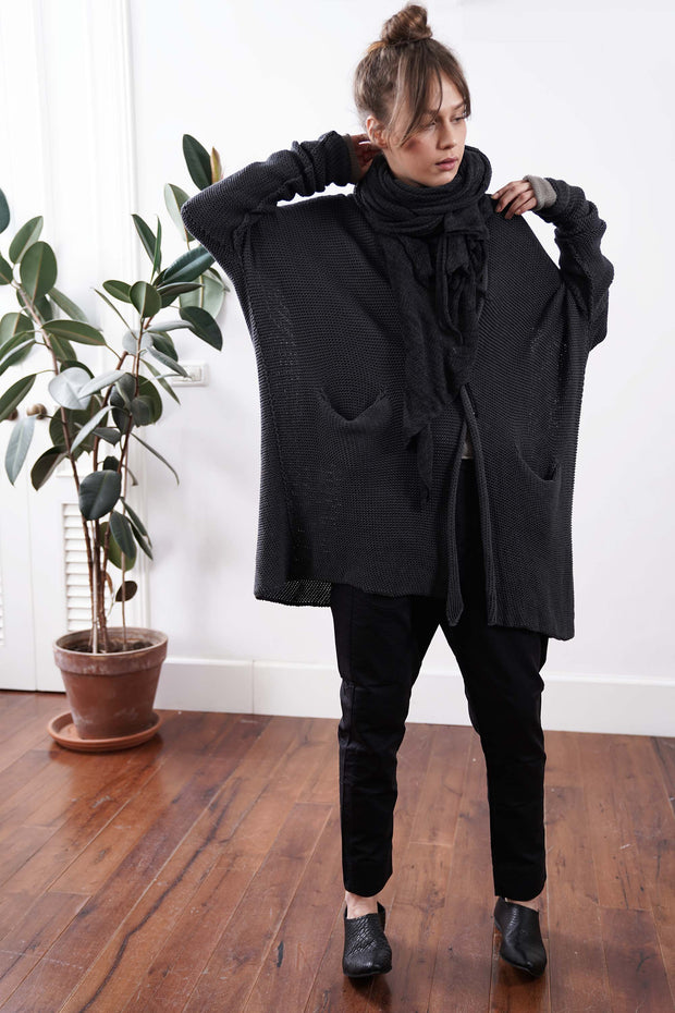 Big Chunky Oversize Soy Sweater with pockets - Black