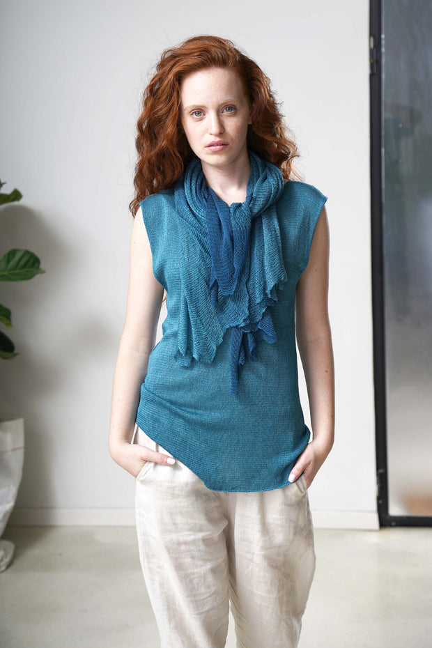 Boat neck sleeveless knit top - Turquoise